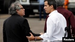 El presidente interino de Venezuela, Juan Guaidó, y el secretario de la OEA, Luis Almagro, durante un encuentro en Colombia, el 23 de febrero de 2019.