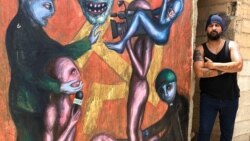 El artista cubano conocido como Yulier P expone otra pieza de la serie Regalos