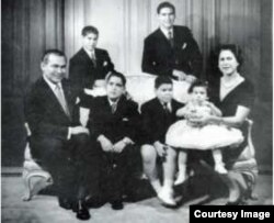 Foto familiar previo a la salida de Cuba a fines de la década de 1960.