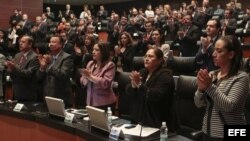 Foto de archivo de senadores mexicanos.