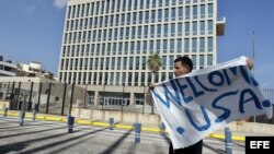 Cuba y EEUU restablecen relaciones con apertura de embajada.
