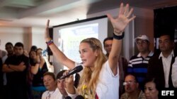 La esposa del opositor venezolano Leopoldo López, Lilian Tintori denuncia sabotaje en su contra. EFE