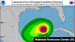 La tormenta tropical Gamma en dirección oeste/suroeste, en una imagen del Centro Nacional de Huracanes de Estados Unidos, con sede en Miami, Florida.