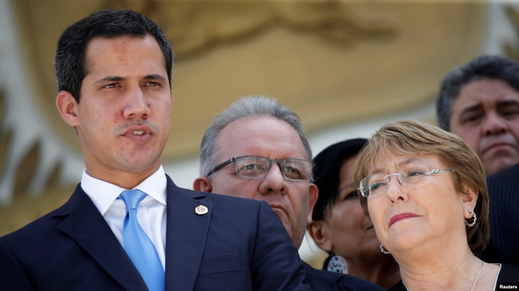Michelle Bachelet y Juan Guaidó, en Caracas el 21 de junio de 2019 (Reuters).