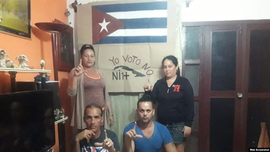 En Cienfuegos se sumaron a la huelga de hambre: Raúl González, Yaneisy Miranda, Yubisley Roque y Dannery Gómez.