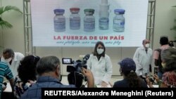 Médicos y especialistas cubanos en conferencia de prensa el 10 de agosto sobre el avance del coronavirus en Cuba.