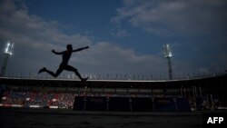 Un atleta en la Copa Continental IAAF.