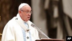 El Papa Francisco durante la misa de Año Nuevo, en la basílica de San Pedro.