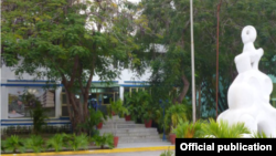 La Universidad de Ciencias Médicas en Cienfuegos.