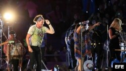 El cantante colombiano Carlos Vives participa durante la clausura de los X Juegos Deportivos Centroamericanos en San José (Costa Rica).