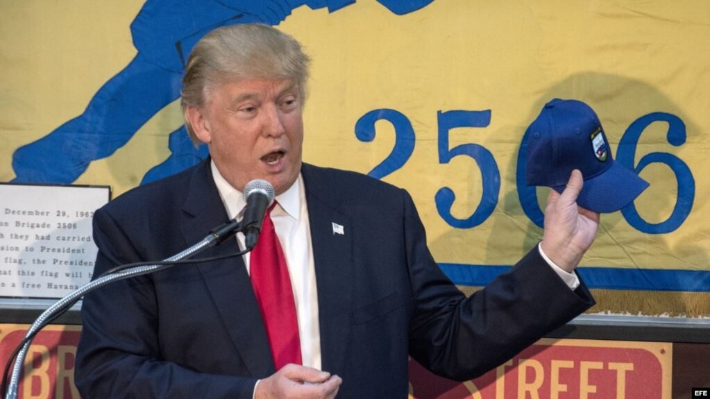 Donald Trump durante su visita a la Brigada 2506, en Miami, el 25 de octubre de 2016.