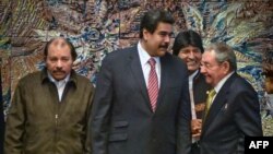 En la foto Daniel Ortega, Nicolás Maduro, Evo Morales y Raúl Castro. 