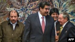 En la foto Daniel Ortega, Nicolás Maduro, Evo Morales y Raúl Castro. 