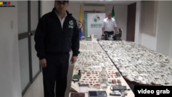 Imágenes del operativo que desmanteló fábrica de documentos falsos en Cali, Colombia.