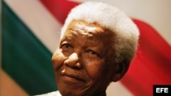 MUERE NELSON MANDELA A LOS 95 AÑOS