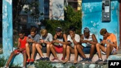 Jóvenes cubanos han desarrollado campañas en las redes para pedir a ETECSA que baje los precios de Internet