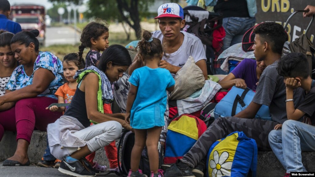 Los venezolanos arriesgan sus vidas para buscar ayuda en Colombia. (Noticias ONU)