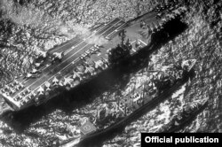 25-10-1962.- El portaviones atómico "Entrerprise" , de 73000 toneladas, es el centro cordinador de una verdadera flota naval dispuesta para hacer efectivo el bloqueo a Cuba ordenado por Kennedy en el mar de las Antillas.