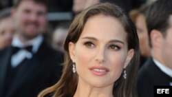 La actriz israeliestadounidense Natalie Portman en la ceremonia de entrega de los premios Óscar en Hollywood, California (EE.UU.).