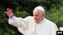 El papa Francisco bendijo el 21 de septiembre de 2015, la ciudad de Holguín (Cuba).