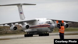Avión de la Federación Rusa arriba a Santiago de Cuba.