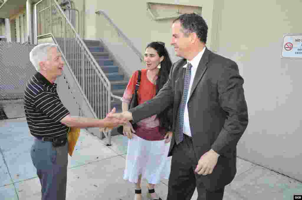 Yoani Sánchez a su llegada a Martí Noticias