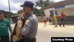 Arresto del pastor bautista Mario Félix Lleonert Barroso en Camajuaní, Villa Clara, el 20 de marzo de 2016.