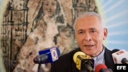 El nuevo presidente de la Conferencia Episcopal de Venezuela, monseñor Diego Padrón, participa en una rueda de prensa