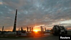 Foto Archivo. Refinería de petróleo en Cienfuegos. REUTERS/Claudia Daut