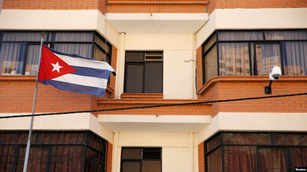 Vista de la Embajada de Cuba en La Paz. REUTERS/David Mercado