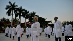 Brigada de médicos cubanos que viajó a Andorra. YAMIL LAGE / AFP