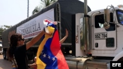Envío de papel desde Colombia para periódicos venezolanos