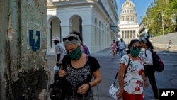 Cuba vive el peor momento de la pandemia. (YAMIL LAGE / AFP)
