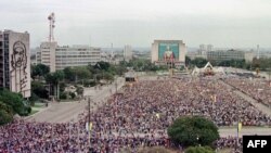 Misa en la Plaza de la Revolución el 25 de enero de 1998. (AFP/Archivo)