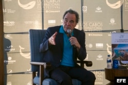 William Oliver Stone, habla durante un evento de la 5ta Edición del Festival Internacional de Cine de Los Cabos /noviembre de 2016/ Baja California