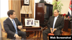 El senador Marco Rubio se reúne con el presidente de Costa Rica, Luis Guillermo Solís.
