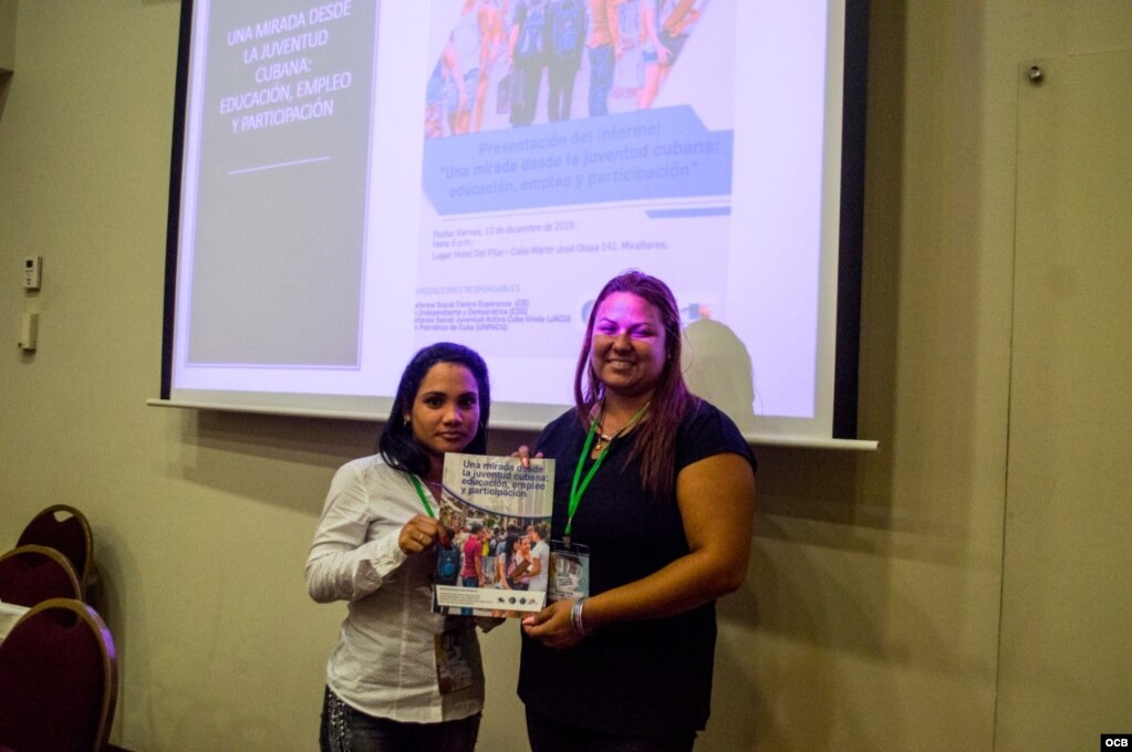 Participantes en Informe de la Juventud Cubana 2019 en Lima, Perú