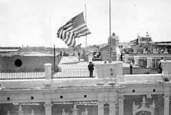 Bandera norteamericana es arriada el 20 de mayo de 1902.
