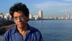Reinaldo Escobar gana premio Verbum por novela sobre "generación del desencanto"