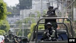 Efectivos militares patrullan calles en México. Archivo.