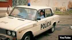 El director Lilo Vilaplana consiguió este Lada para recrear en Bogotá La Habana de "La muerte del gato".