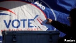 Catorce estados, incluidos California y Texas, votan en las primarias de este Súper Martes.