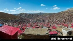 Larung Gar, el mayor monasterio del Tíbet y uno de las mayores instituciones de enseñanza de busdismo del mundo.