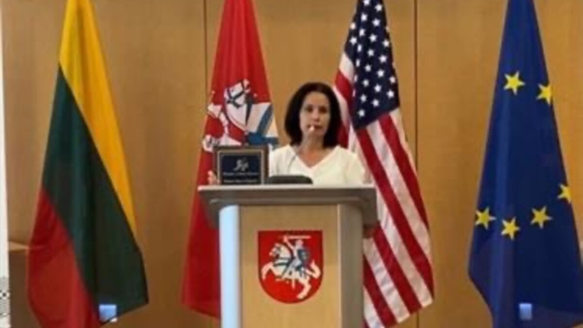 Omara Ruiz Urquiola recuerda a sus hermanos encarcelados en Cuba al recoger la medalla Calixto García - Vimarsana News