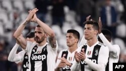 135/5000 El delantero portugués de la Juventus, Cristiano Ronaldo, reacciona al final del partido de fútbol italiano de la Serie A, Juventus vs Torino, el 3 de mayo de 201.