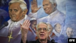 Archivo - El portavoz del Vaticano, el jesuita Federico Lombardi, en Ciudad del Vaticano.
