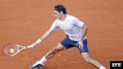 Roger Federer pasó a cuartos de final en el Roland Garros.