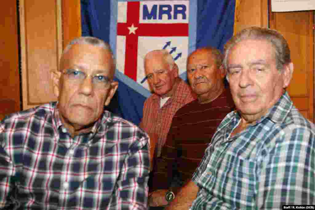 De izquierda a derecha, Luis G. Infante, Aurelio Hernández, Teodoro Martínez y Nelson Piñera, todos miembros del MRR, cumplieron largas penas de prisión en Cuba.