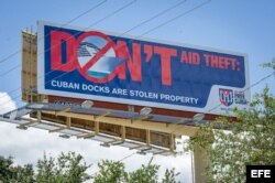 "No ayudes a robar: los muelles cubanos son propiedad robada".