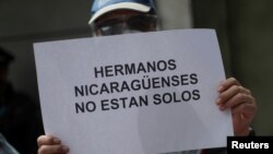 Una protesta frente la Embajada de Nicaragua en Ciudad México, el 16 de agosto de 2022. (Reuters/Edgard Garrido).